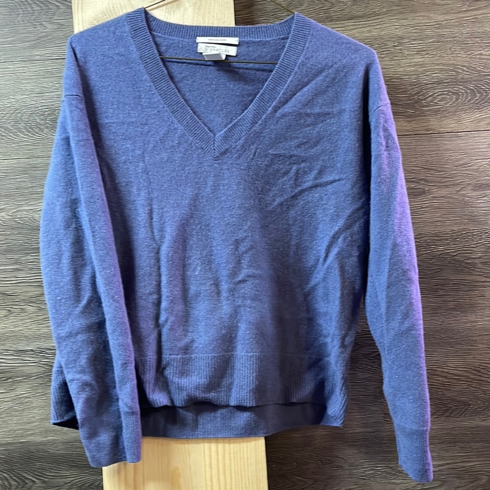 100% cashmere Nordstrom signature women’s medium blue V-neck sweater